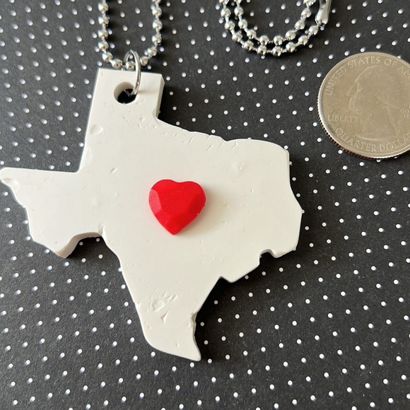 Clay Texas Hanging Car Mirror Decoration - Picture 3 of 3